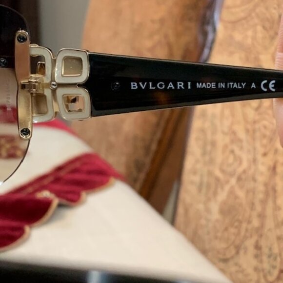 BVLGARI CHANEL WOMENS SUN GLASSES - Picture 3 of 6